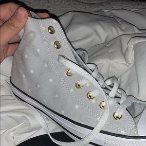 grey polka dot converse